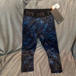 TYR crop leggings size small NWT
